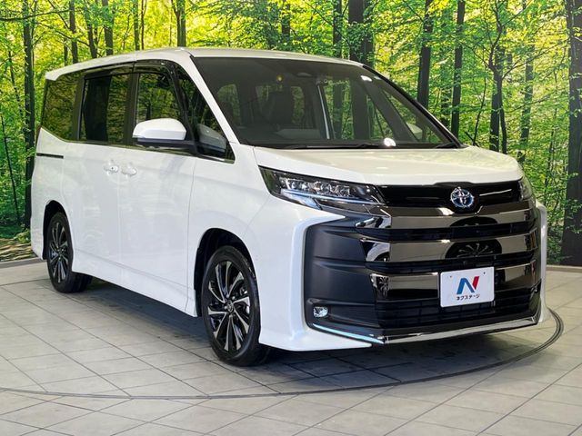 TOYOTA NOAH HYBRID 2023