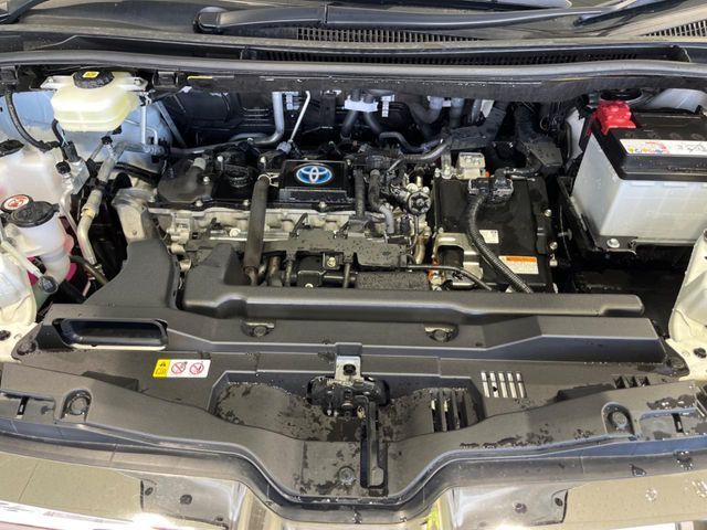 TOYOTA NOAH HYBRID 2023