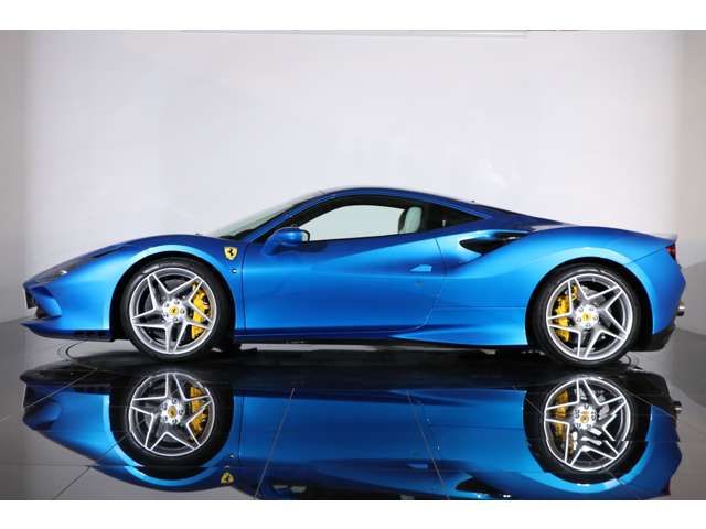 FERRARI FERRARI F8 Tributo 2021