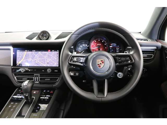 PORSCHE PORSCHE Macan 2023