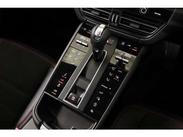 PORSCHE PORSCHE Macan 2023