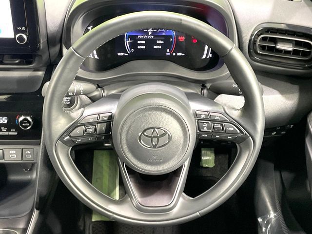 TOYOTA YARIS CROSS 2025