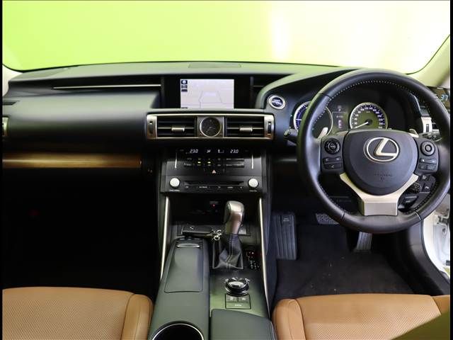 TOYOTA LEXUS IS300h 2013