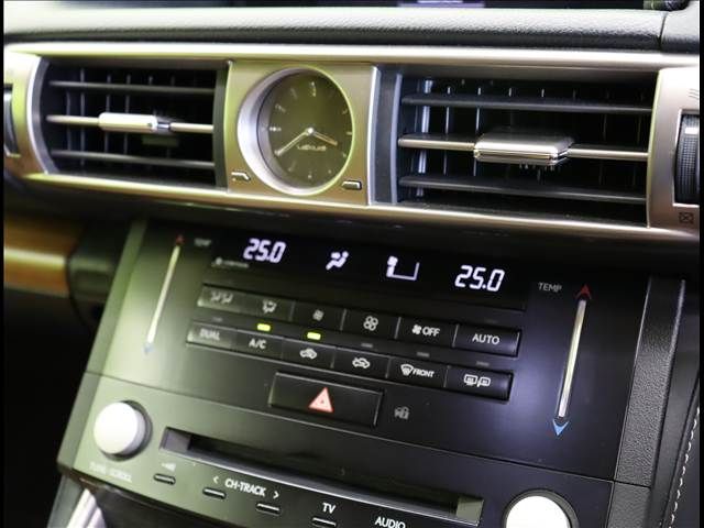 TOYOTA LEXUS IS300h 2013