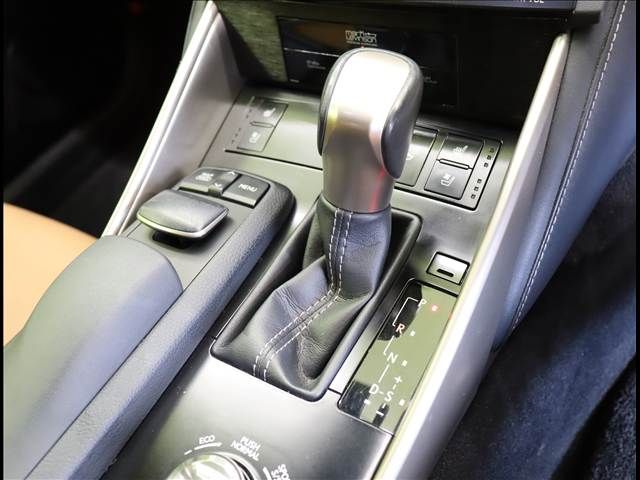 TOYOTA LEXUS IS300h 2013