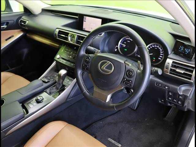 TOYOTA LEXUS IS300h 2013