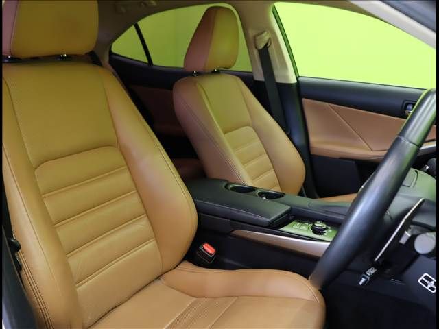 TOYOTA LEXUS IS300h 2013