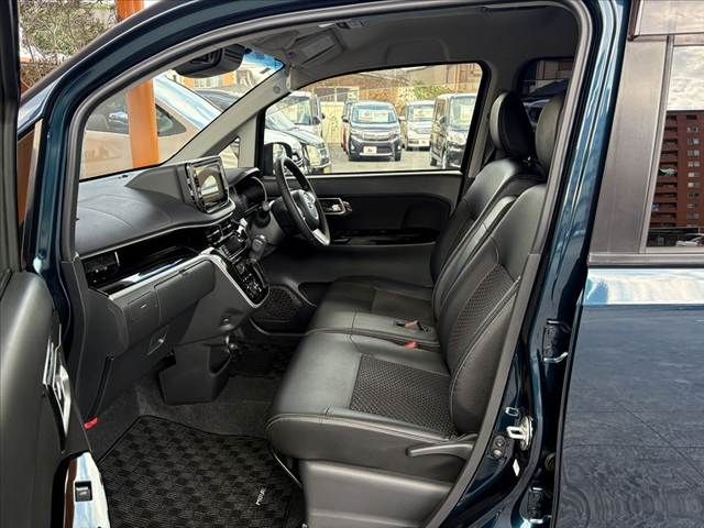 DAIHATSU MOVE CUSTOM 2017