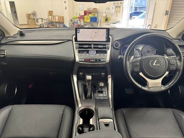 TOYOTA LEXUS NX300h 2020