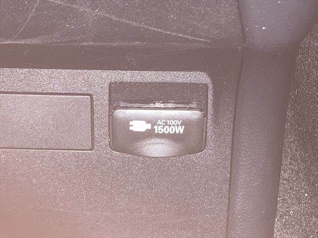 TOYOTA PRIUS 4WD 2023