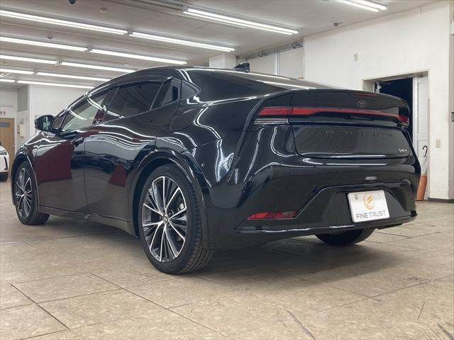 TOYOTA PRIUS 4WD 2023