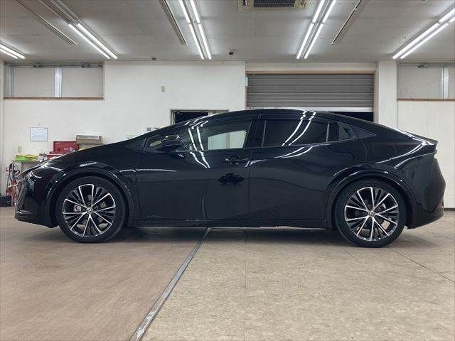 TOYOTA PRIUS 4WD 2023