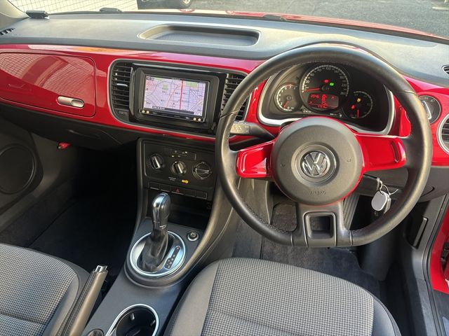 VOLKSWAGEN VOLKSWAGEN The BEETLE 2013