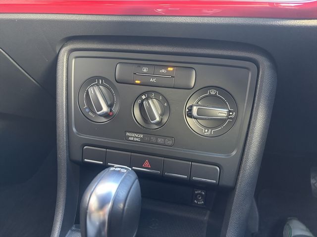 VOLKSWAGEN VOLKSWAGEN The BEETLE 2013