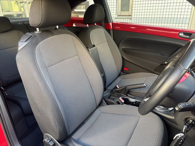 VOLKSWAGEN VOLKSWAGEN The BEETLE 2013