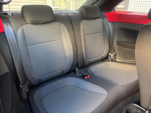 VOLKSWAGEN VOLKSWAGEN The BEETLE 2013