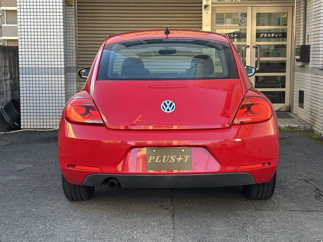 VOLKSWAGEN VOLKSWAGEN The BEETLE 2013