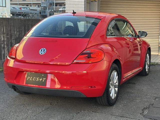 VOLKSWAGEN VOLKSWAGEN The BEETLE 2013