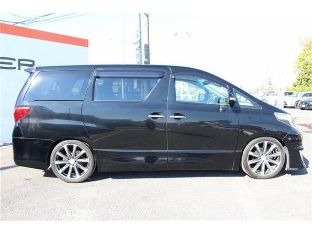 TOYOTA ALPHARD 2013