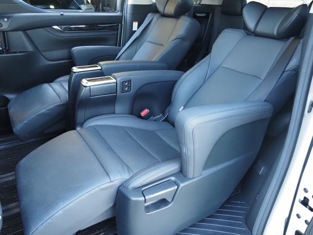 TOYOTA ALPHARD hybrid 4WD 2020