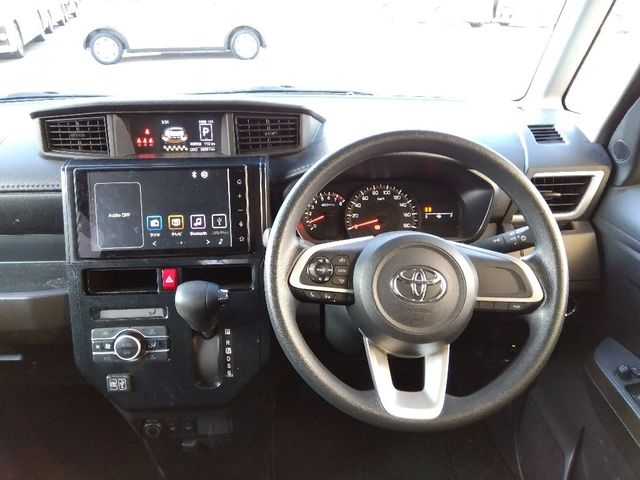 TOYOTA ROOMY 2021