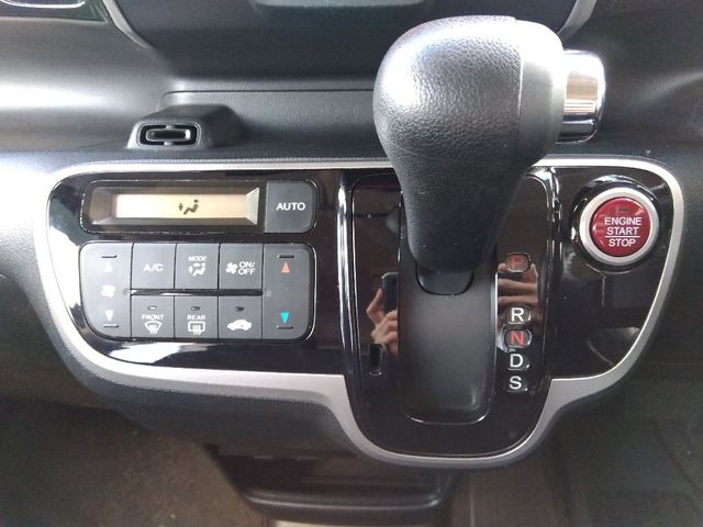 HONDA N BOX CUSTOM 2015