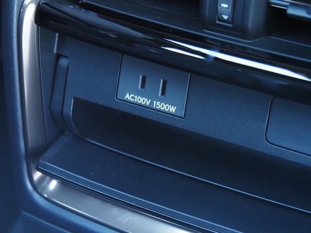 TOYOTA ALPHARD hybrid 4WD 2023