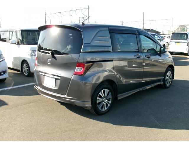 HONDA FREED Spike 4WD 2013