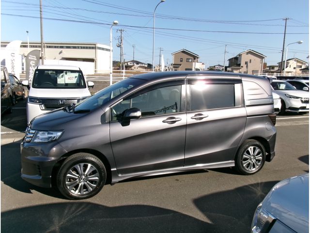 HONDA FREED Spike 4WD 2013