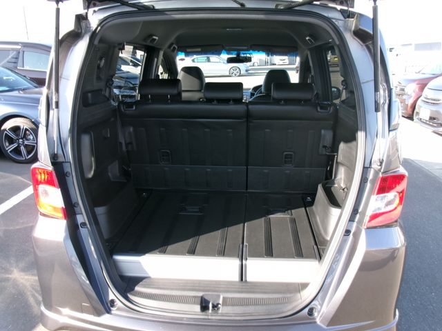 HONDA FREED Spike 4WD 2013