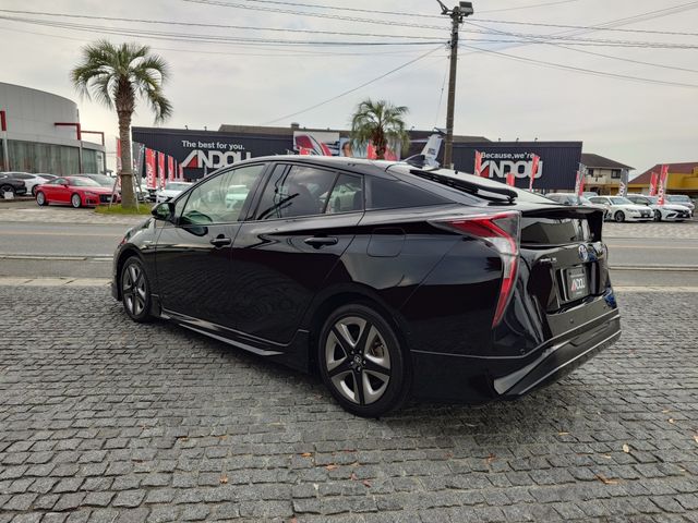 TOYOTA PRIUS 2018