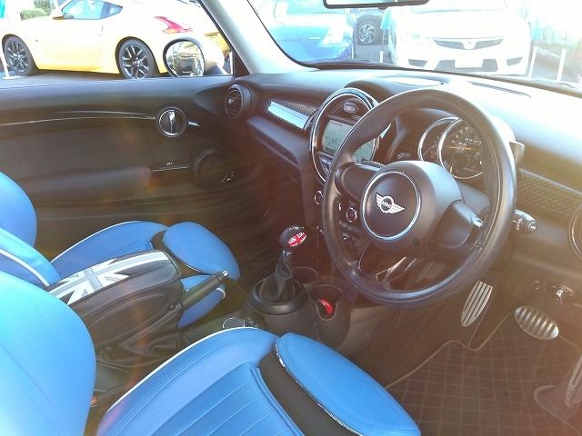 BMW BMW MINI COOPER SD 2016