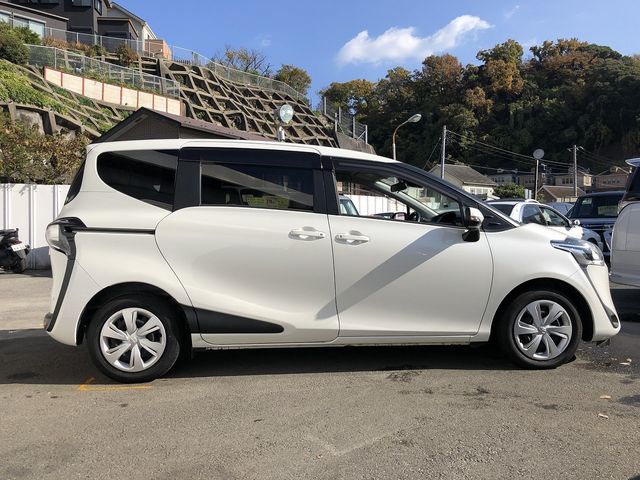 TOYOTA SIENTA 2020
