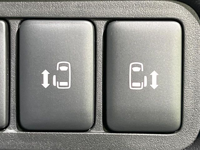 MITSUBISHI DELICA D:5 4WD 2024