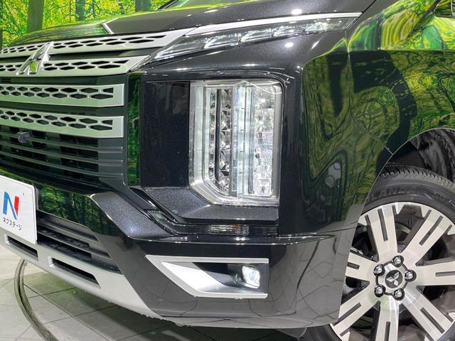 MITSUBISHI DELICA D:5 4WD 2024