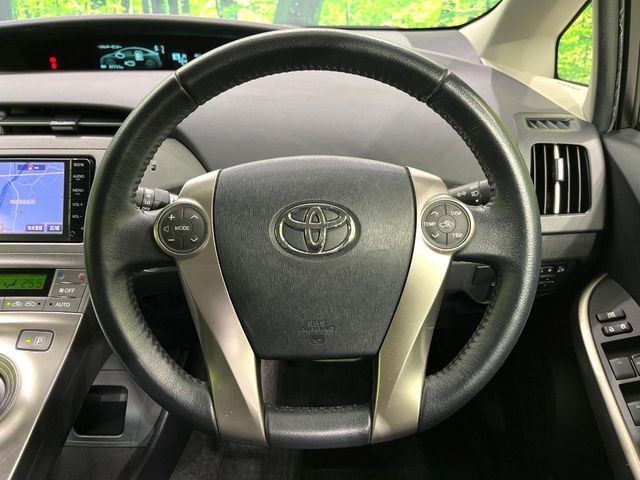 TOYOTA PRIUS 2014