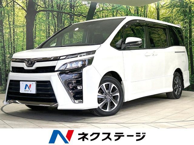 TOYOTA VOXY 2017
