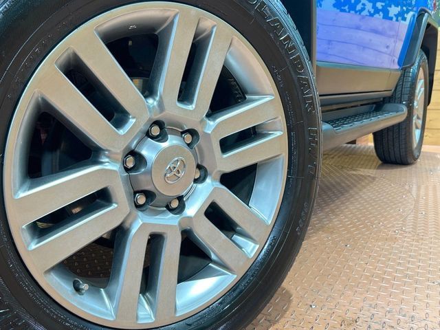 TOYOTA FJ CRUISER 4WD 2011