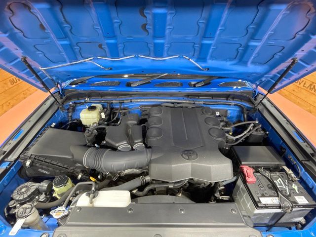 TOYOTA FJ CRUISER 4WD 2011