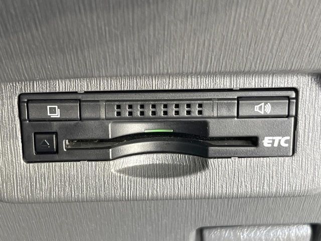 TOYOTA PRIUS Alpha 2014