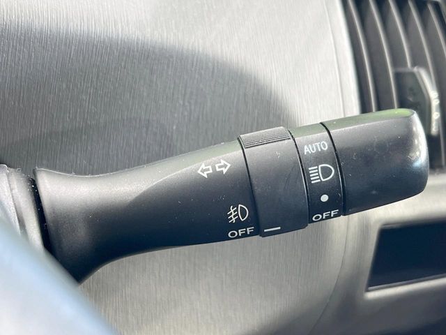 TOYOTA PRIUS Alpha 2014