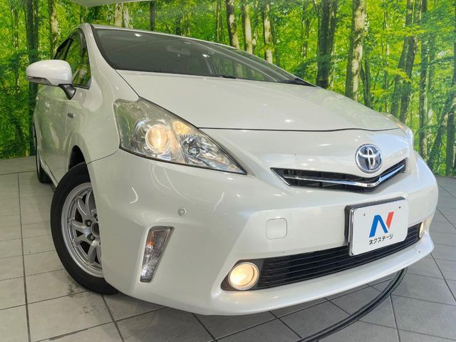 TOYOTA PRIUS Alpha 2014