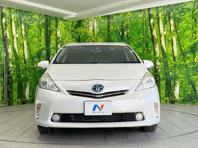 TOYOTA PRIUS Alpha 2014
