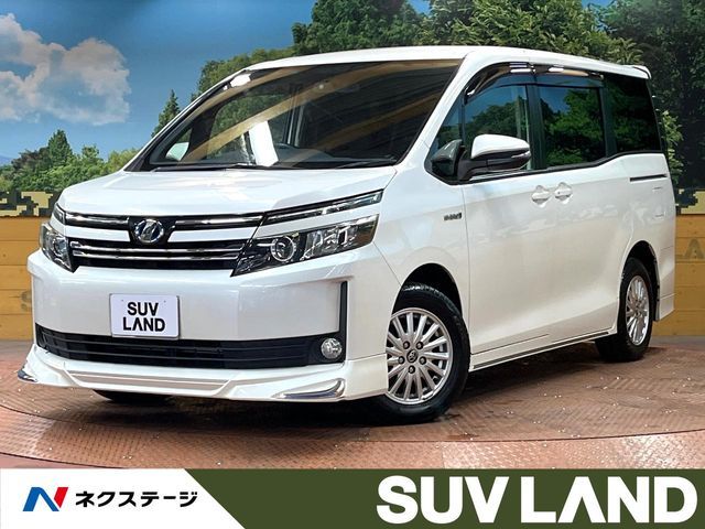 TOYOTA VOXY HYBRID 2014