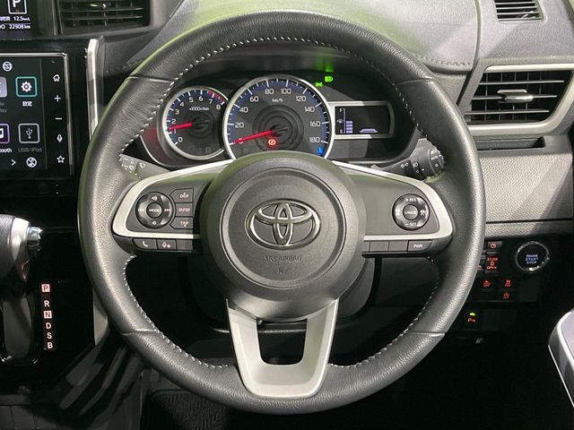 TOYOTA ROOMY 2023
