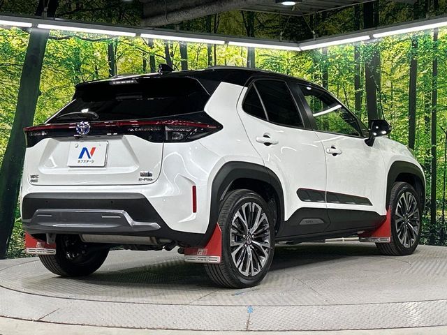 TOYOTA YARIS CROSS HYBRID 2023