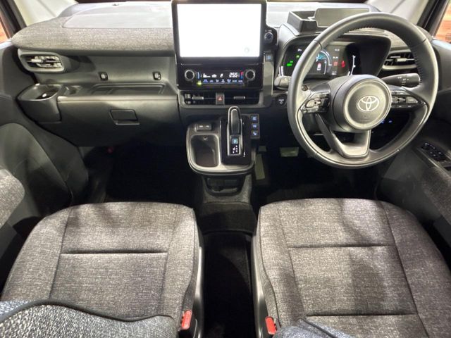 TOYOTA SIENTA HYBRID 2024