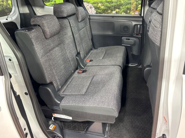 TOYOTA SIENTA HYBRID 2024