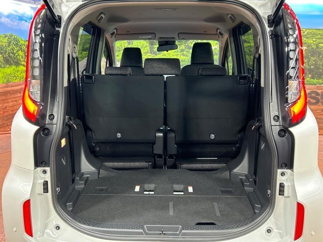 TOYOTA SIENTA HYBRID 2024