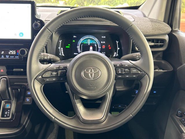 TOYOTA SIENTA HYBRID 2024